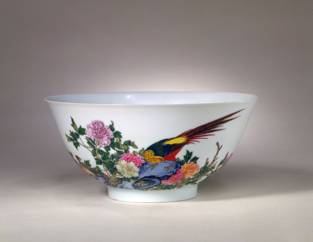 图片[1]-Enamel colored pheasant and peony bowl-China Archive